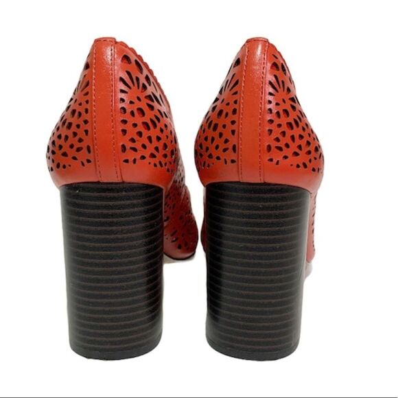 Isaac Mizrahi Orange Heels with Cutout Design - Picture 4 of 12